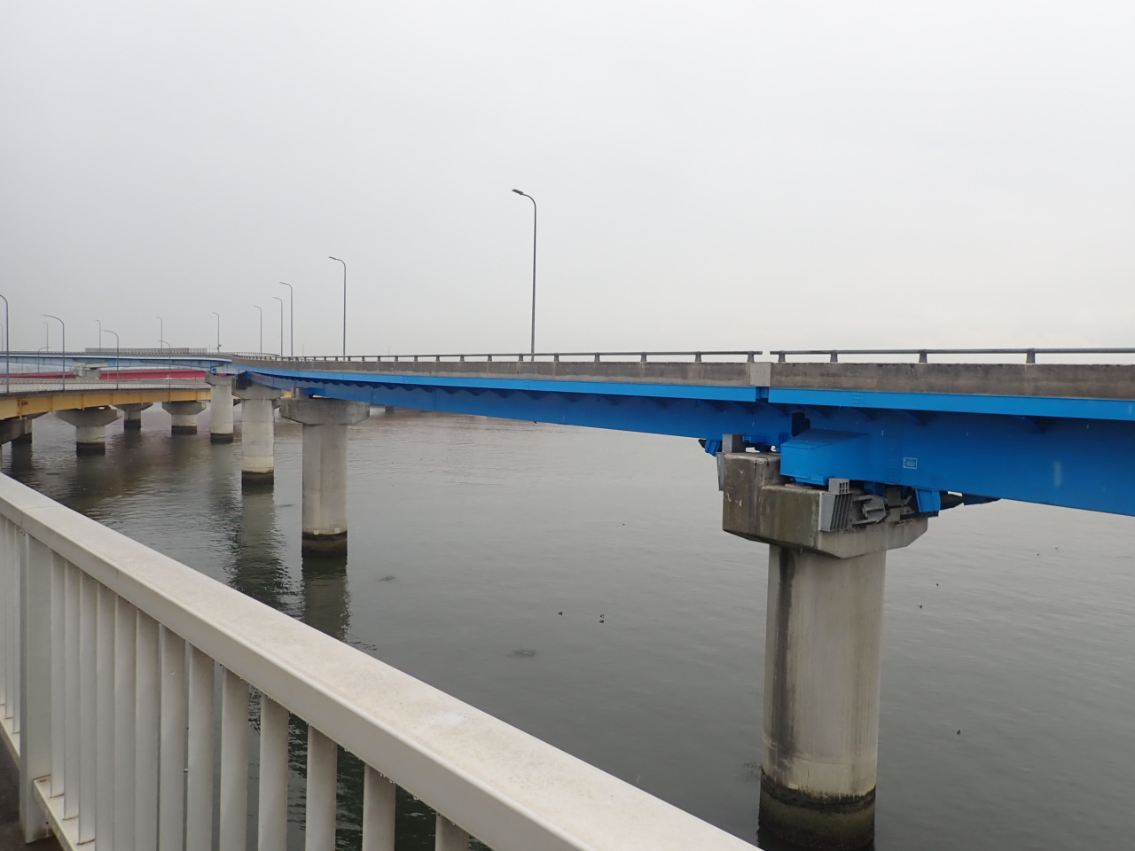 三河港改修（統合補助）・港湾施設緊急改修合併工事　橋梁再塗装工
