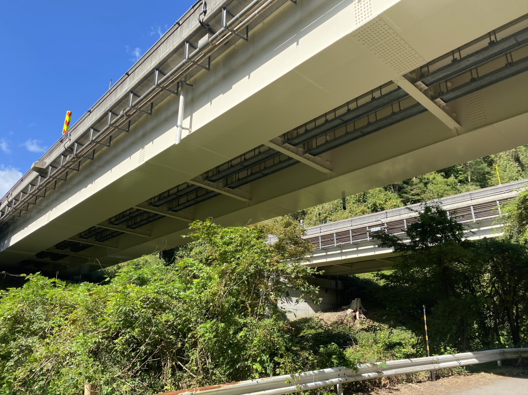 東北自動車道　小坂川橋塗替塗装工事